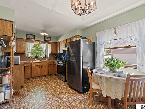 4th image of 8510 S 142nd Ave