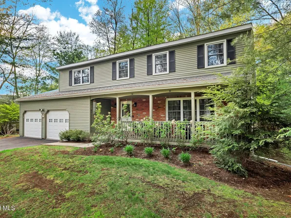 24 Huntwood Drive, Clifton Park, NY 12065