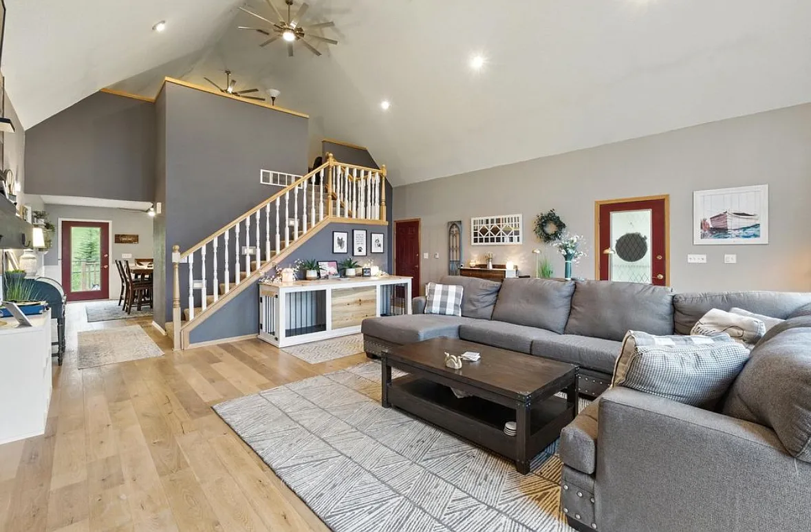 3 bed, 2.5 bath, 3036 sqft, $2,500 — Photo 4