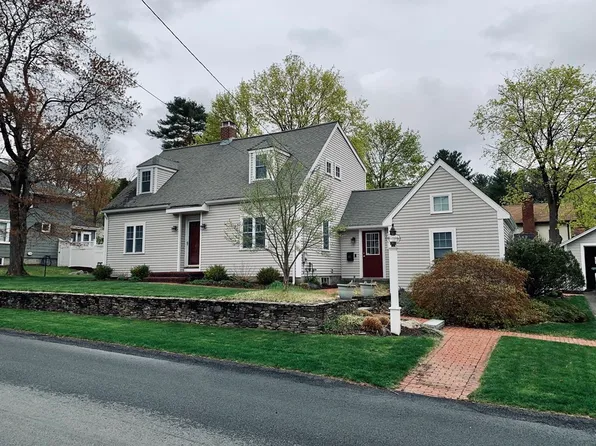 43 Fairview St, Westwood, MA 02090