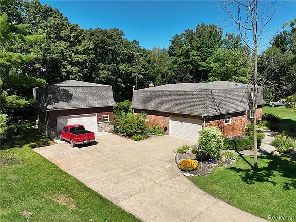 2nd image of 2427 Karen Dr