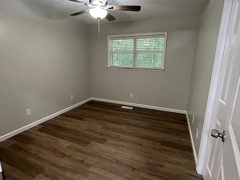 609 Sherwood Dr — Photo 14