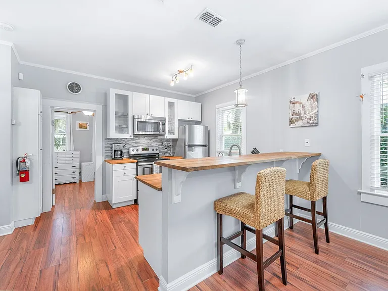 7 Park Ave — Photo 16