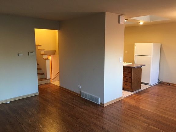 3rd image of 3646 Sarah Street