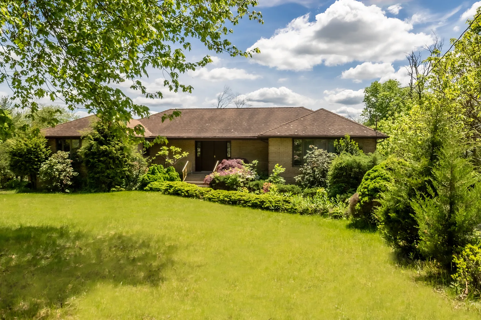 19 Reynolds Ave photo 1