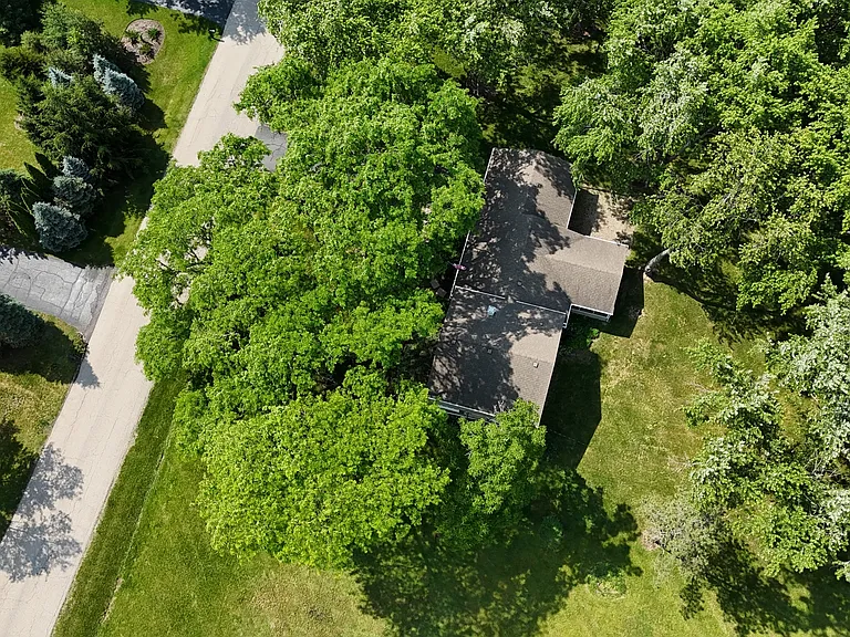 116 S Deerpath Rd — Photo 31