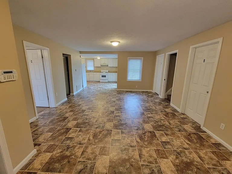 916 N Hill St — Photo 34
