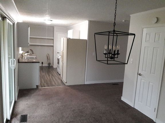 3rd image of 1001 Richmond Ave