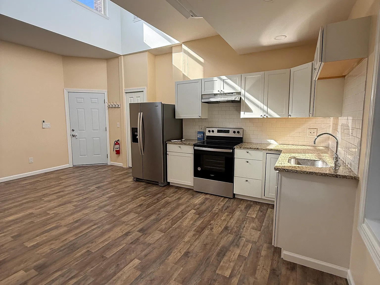 2 bed, $1,800 — Photo 2
