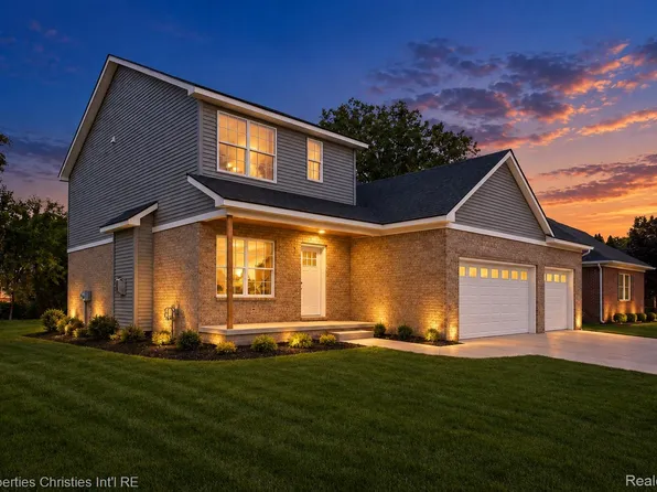 23265 Waterview Dr, New Boston, MI 48164