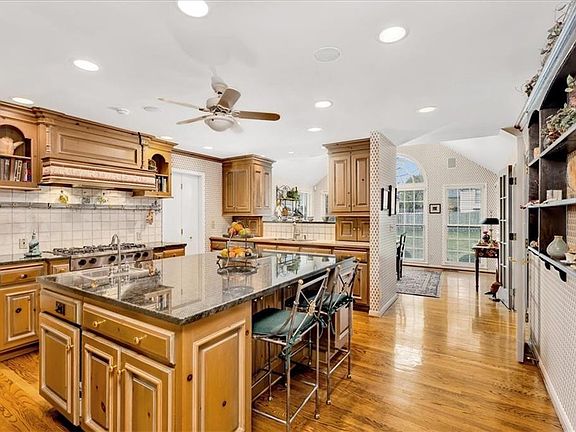 3rd image of 10036 Hardy Dr