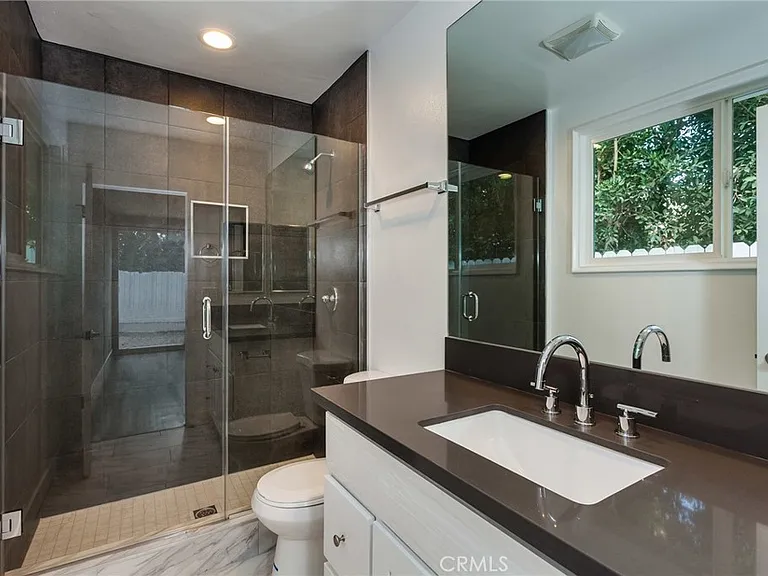 16231 Moorpark St — Photo 17