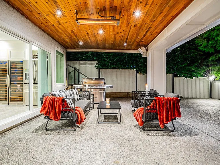 6446 Marine Dr — Photo 36