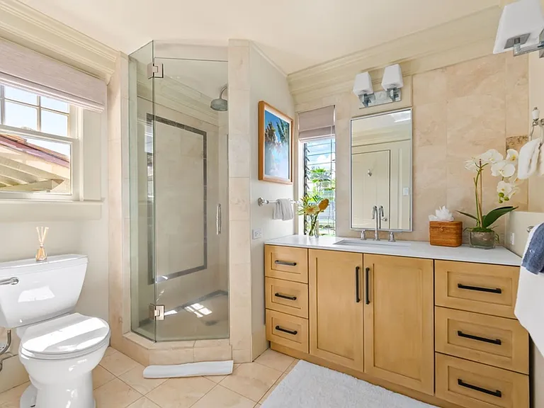 4584 Kahala Ave — Photo 17