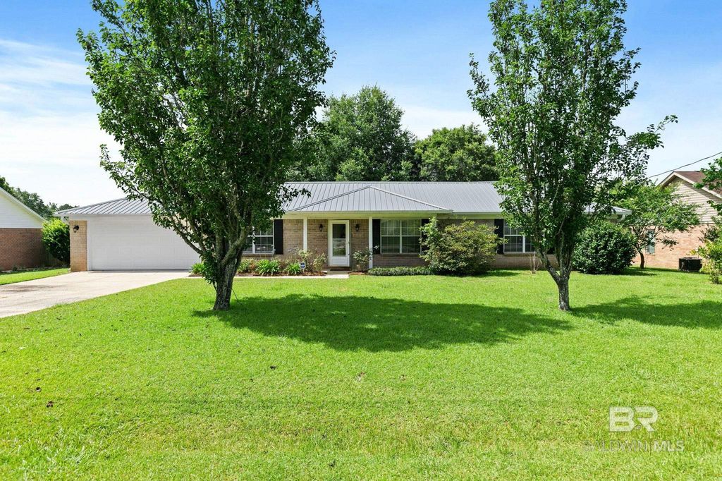 19740 Sandstone Ln, Robertsdale, AL