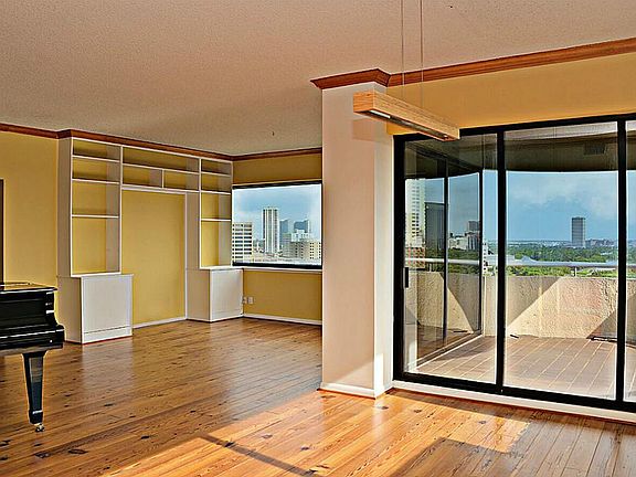 3rd image of 5000 Montrose Blvd Unit 14E