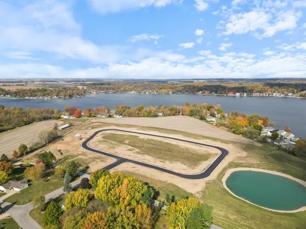 8 Tippy View Dr, Leesburg, IN 46538