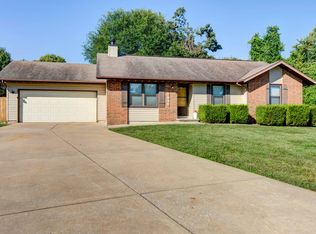 2948 W Swan St, Springfield, MO 65807