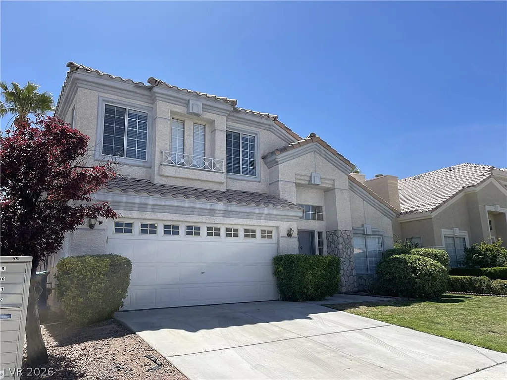 3 bed, 2.0 bath, 2264 sqft, $2,245 — Photo 3