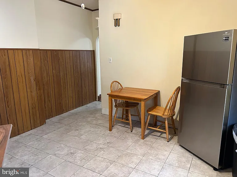 1049 Genesee St — Photo 6