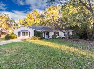 4 Sedley Ct, Greensboro, NC 27455