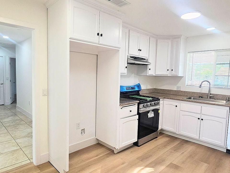 1st image of 25687 Sandy Lodge Rd