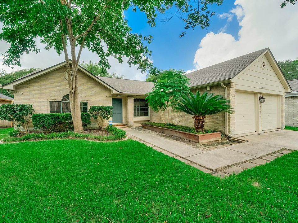 1st image of 2811 Pine Mills Dr