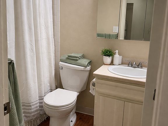 4th image of 1240 Elizabeth St #205