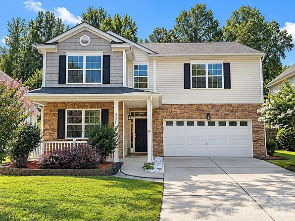 2234 Savannah Hills Dr, Matthews, NC 28105