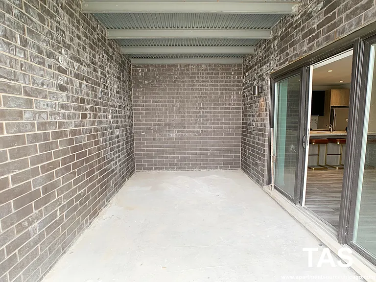 2535 W Fullerton Ave #303 — Photo 10
