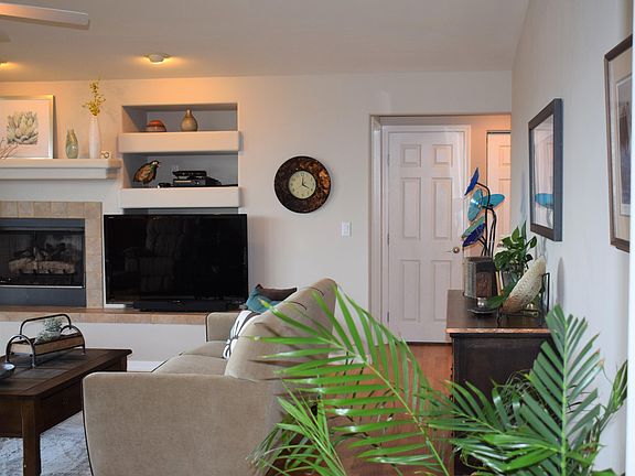 5th image of 566 Deer Horn Ct