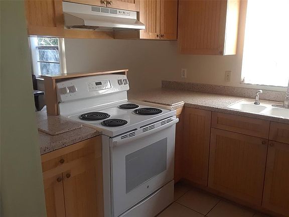 5th image of 1303 Candlewyck Dr #1303