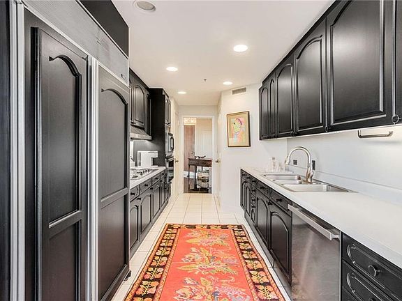 4th image of 2660 Peachtree Rd NW APT 14B