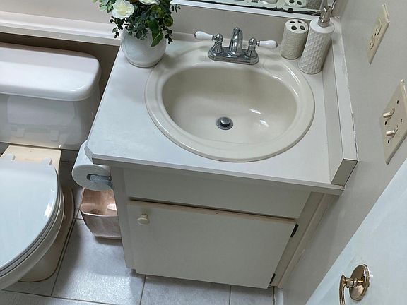 2nd image of 30 Princess Rose Dr
