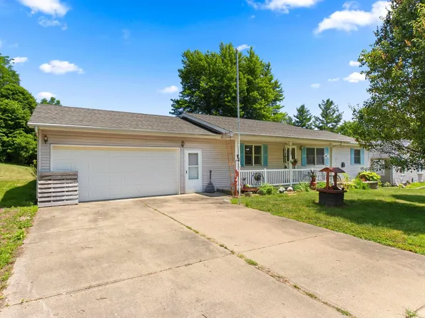 310 N Monroe St, Kingston Mines, IL 61539