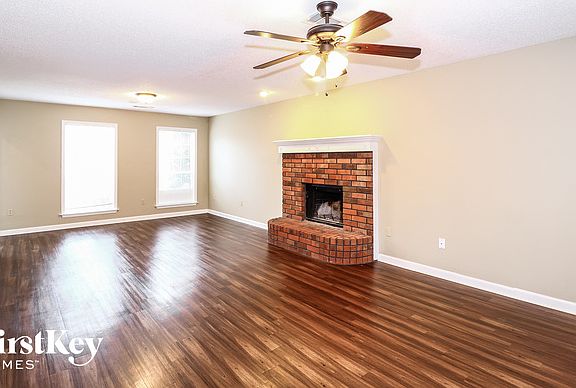 3rd image of 2244 Oak Hollow Ln