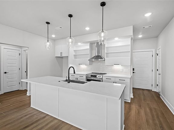 2nd image of 3319 SE Mp Pkwy #203
