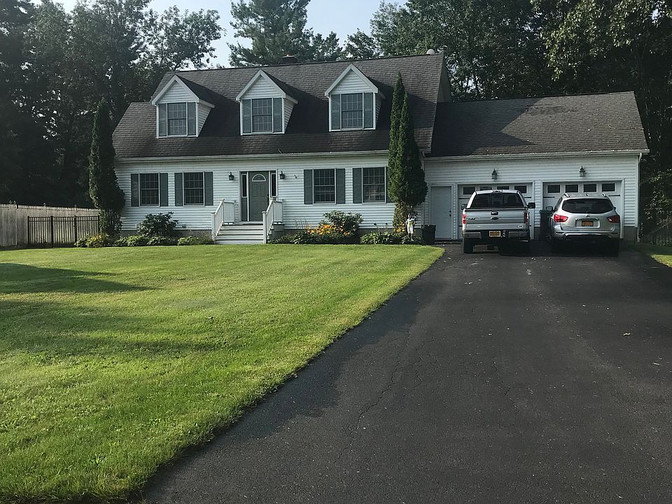 1st image of 8 Mystic Ln