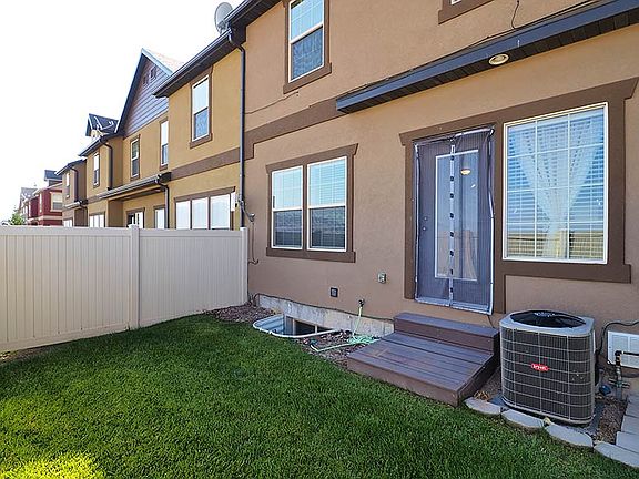 4th image of 118 E Carbonell Way