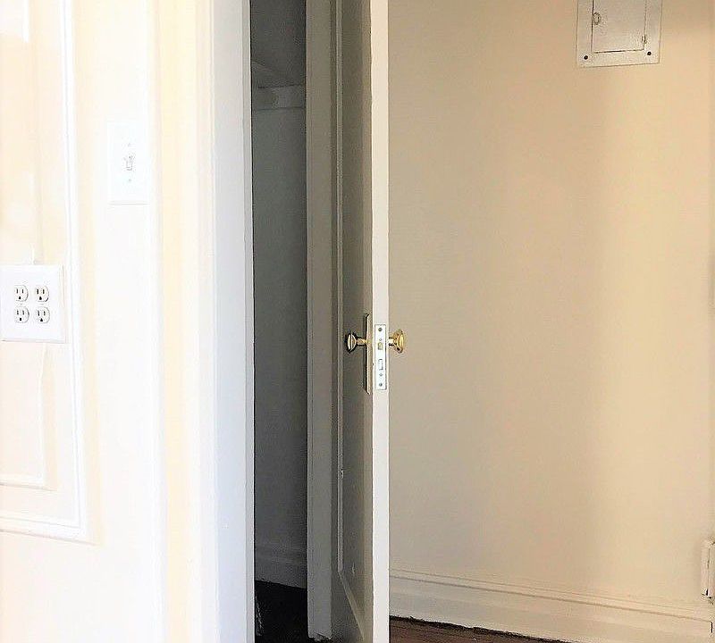 1st image of 260 Hawthorne St APT B1