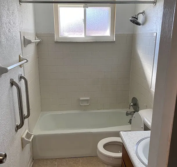 5460-5462 Bromwick Dr #5460 — Photo 9