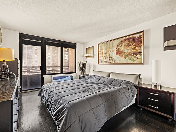 5th image of 330 E 38th St APT 26F
