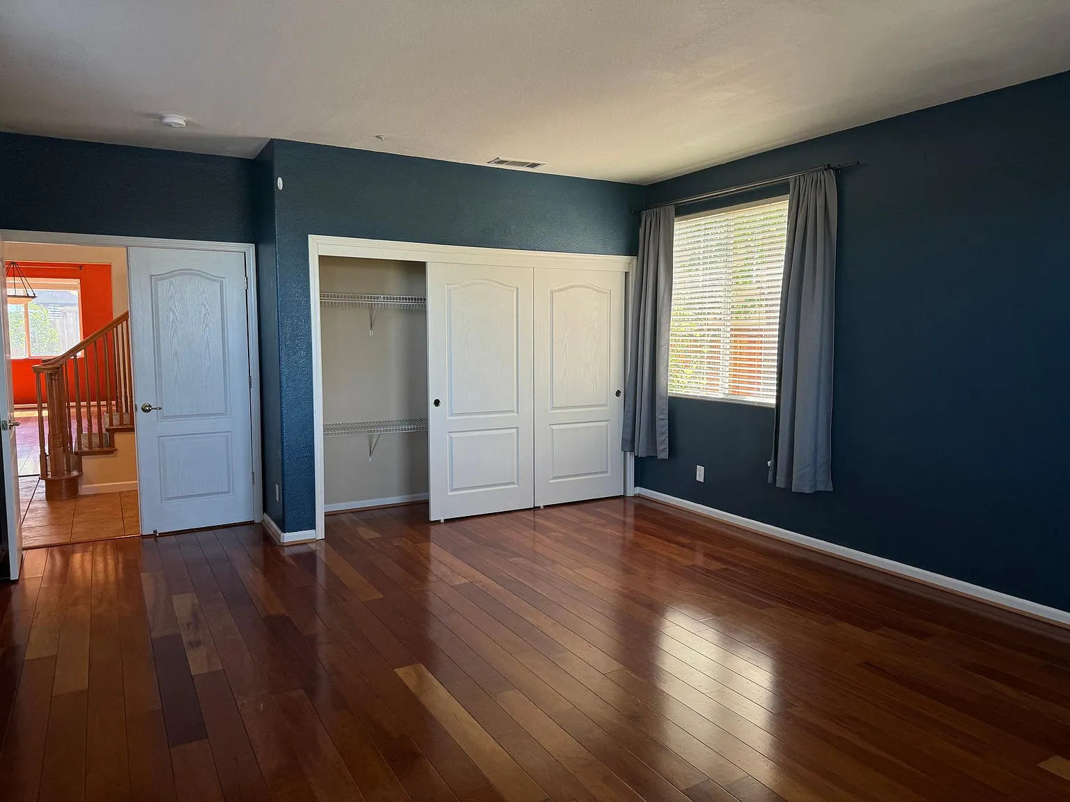 4 bed, 3301 sqft, $4,400 — Photo 4
