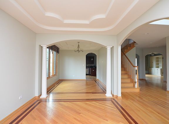 5th image of 5921 W 90th Pl