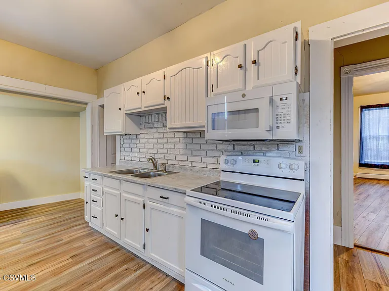 148 Bloom St — Photo 14