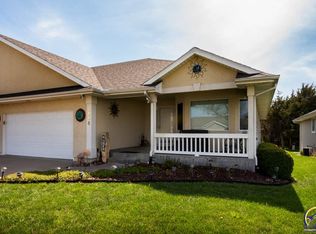 2445 SW Golf View Ct, Topeka, KS 66614