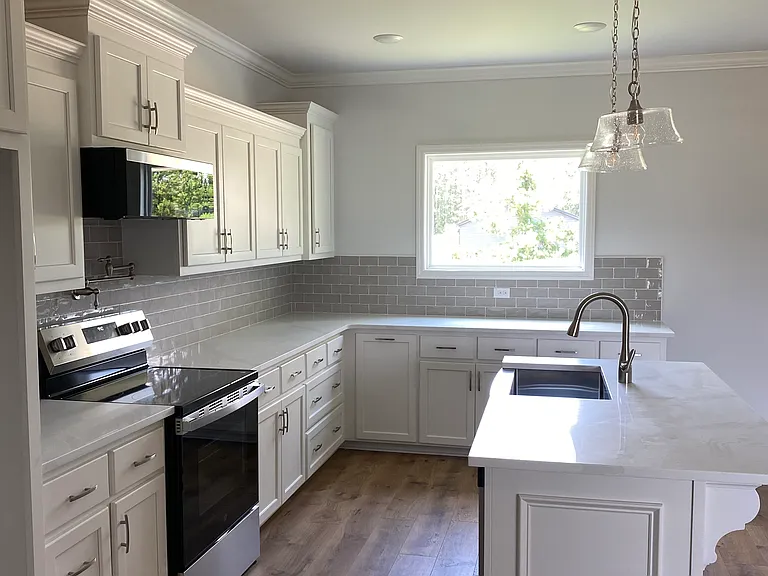 215 Bailey Cir — Photo 10