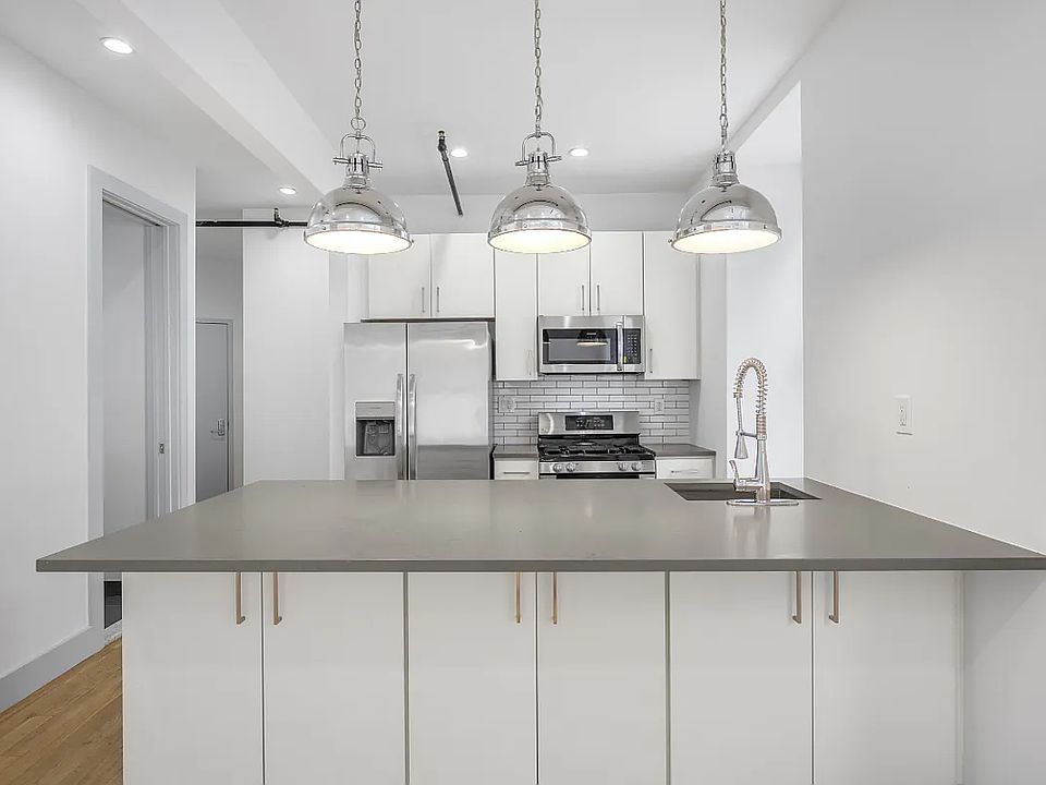 1st image of 347 Lorimer St #1A