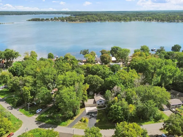 7657 N Shore Cir N, Forest Lake, MN 55025