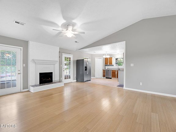 3rd image of 1141 Carollwood Rd